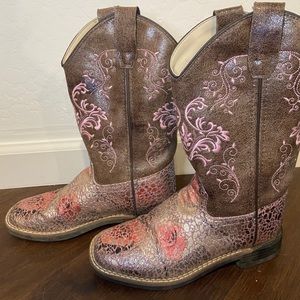 Shyanne Girls pink glitter boots